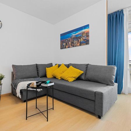 Sonniges City-Apartment Mit Suedbalkon Und Parklatz Neusass Екстериор снимка
