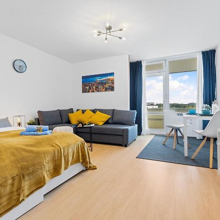 Sonniges City-Apartment Mit Suedbalkon Und Parklatz Neusass Екстериор снимка