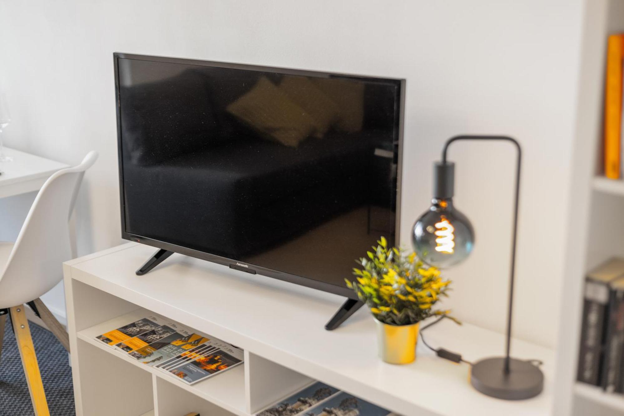 Sonniges City-Apartment Mit Suedbalkon Und Parklatz Neusass Екстериор снимка