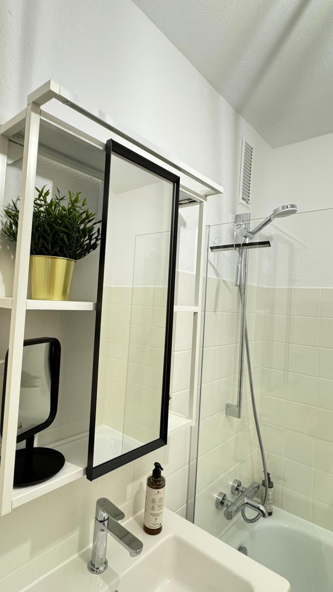 Sonniges City-Apartment Mit Suedbalkon Und Parklatz Neusass Екстериор снимка